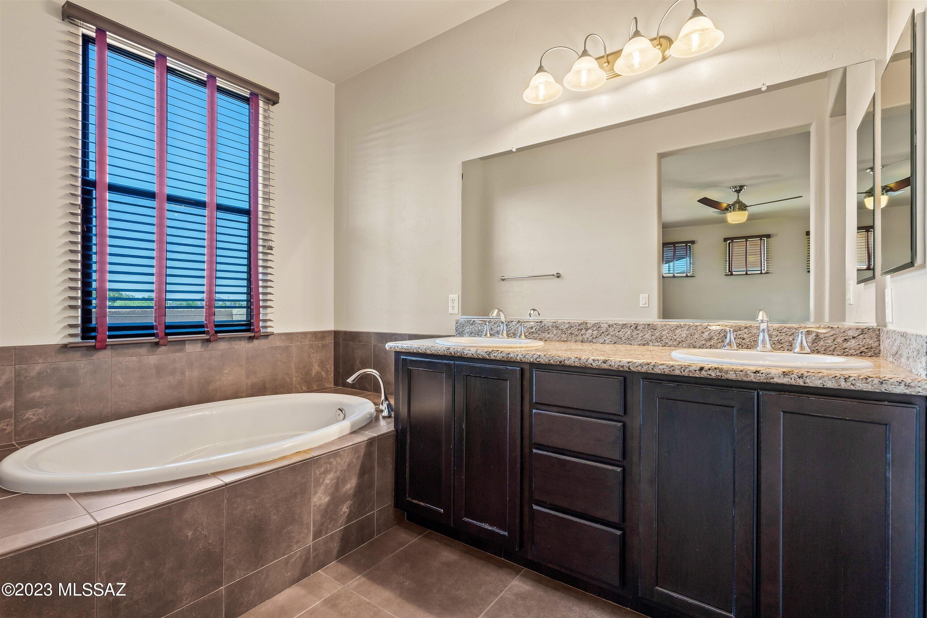 181 East Calderwood Road Tucson, AZ 85704 - Photo 25 of 41