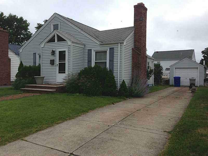 250 Woodhaven Road Pawtucket, RI 02861 - Photo 1 of 8 Exterior Front.