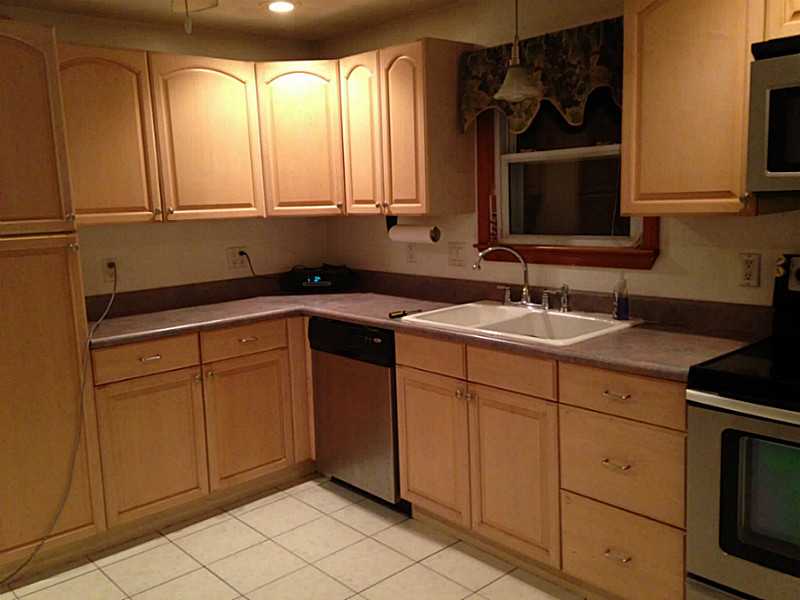 250 Woodhaven Road Pawtucket, RI 02861 - Photo 2 of 8 Kitchen.