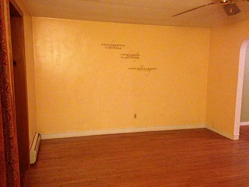 250 Woodhaven Road Pawtucket, RI 02861 - Photo 3 of 8 Living Room.