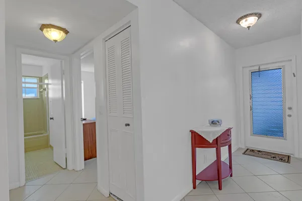 $2,500 | 857 Worcester B Ln Lake, Unit B, Lake Worth, FL 33467