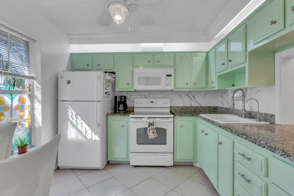$2,500 | 857 Worcester B Ln Lake, Unit B, Lake Worth, FL 33467
