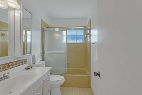 $2,500 | 857 Worcester B Ln Lake, Unit B, Lake Worth, FL 33467