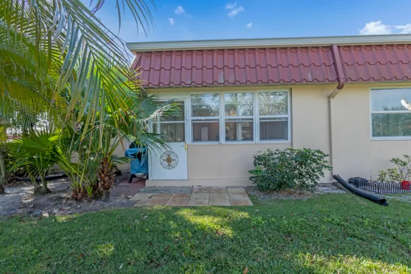$2,500 | 857 Worcester B Ln Lake, Unit B, Lake Worth, FL 33467