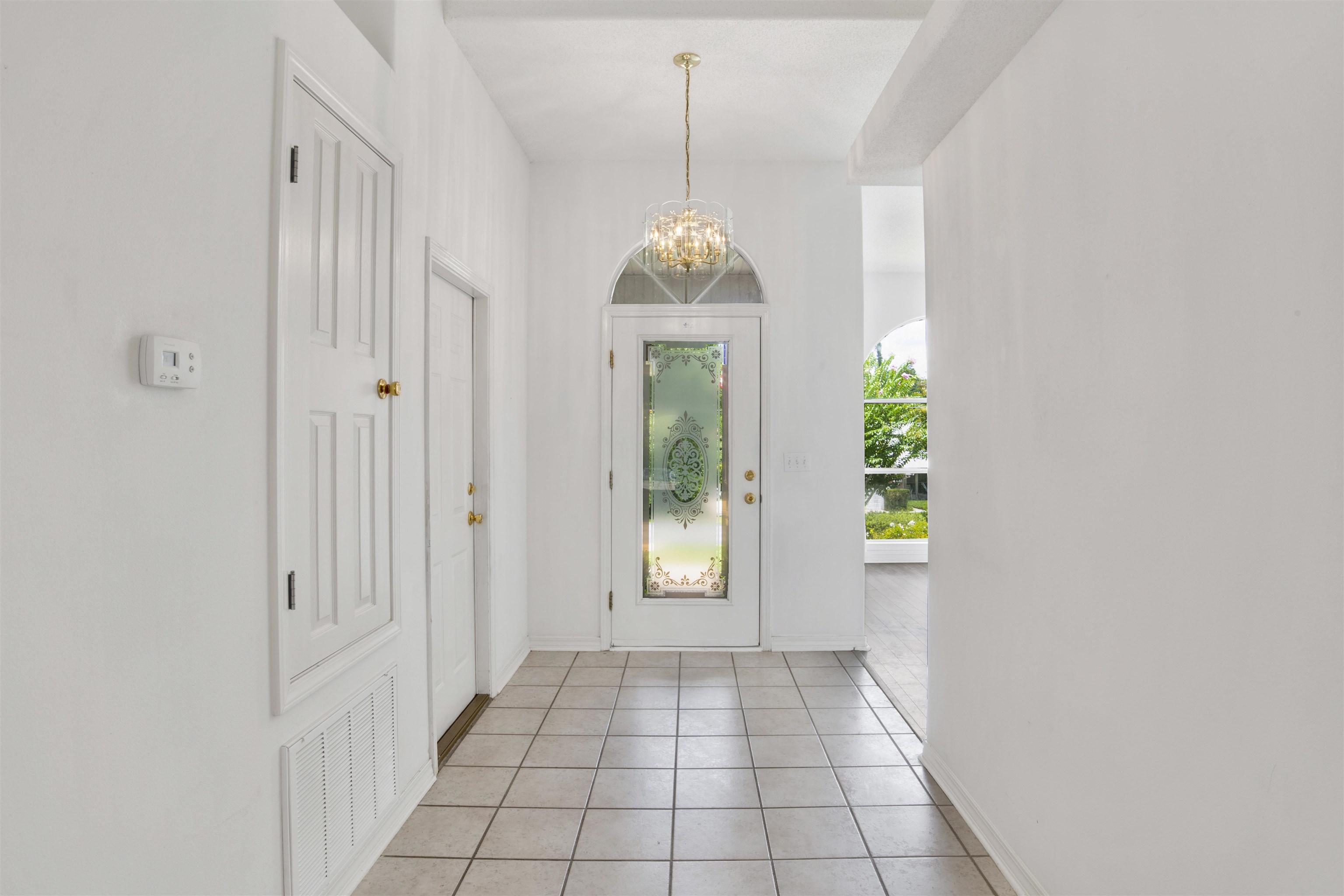 2572 Manuel Drive Lillian, AL 36549 - Photo 4 of 40 Entrance Foyer