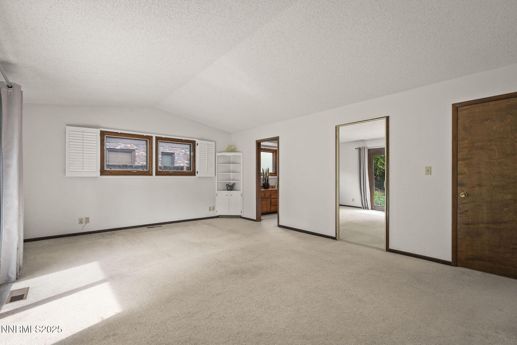 2240 West Plumb Lane Reno, NV 89509 - Photo 19 of 29 16-web-or-mls-_DSC0008