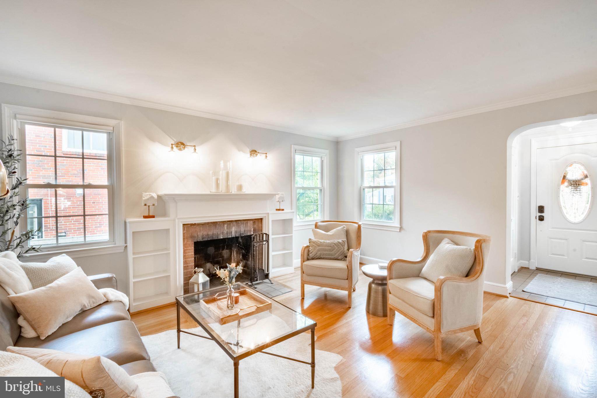 702 Forest Glen Road Silver Spring, MD 20901 - Photo 5 of 33 Charming living room w/wood burning fireplace