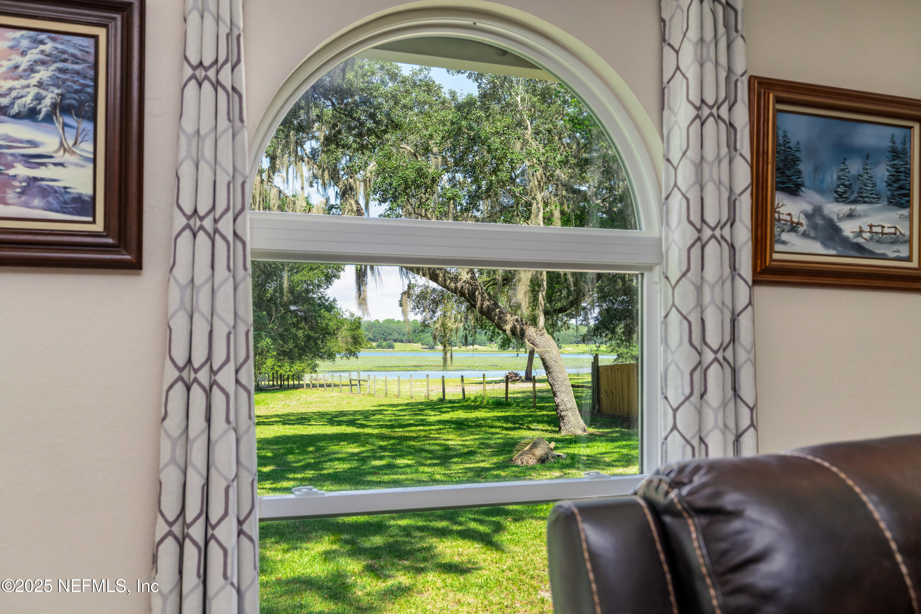 8048 County Line Road Melrose, FL 32666 - Photo 27 of 40 GORGEOUS CUSTOM WINDOWS