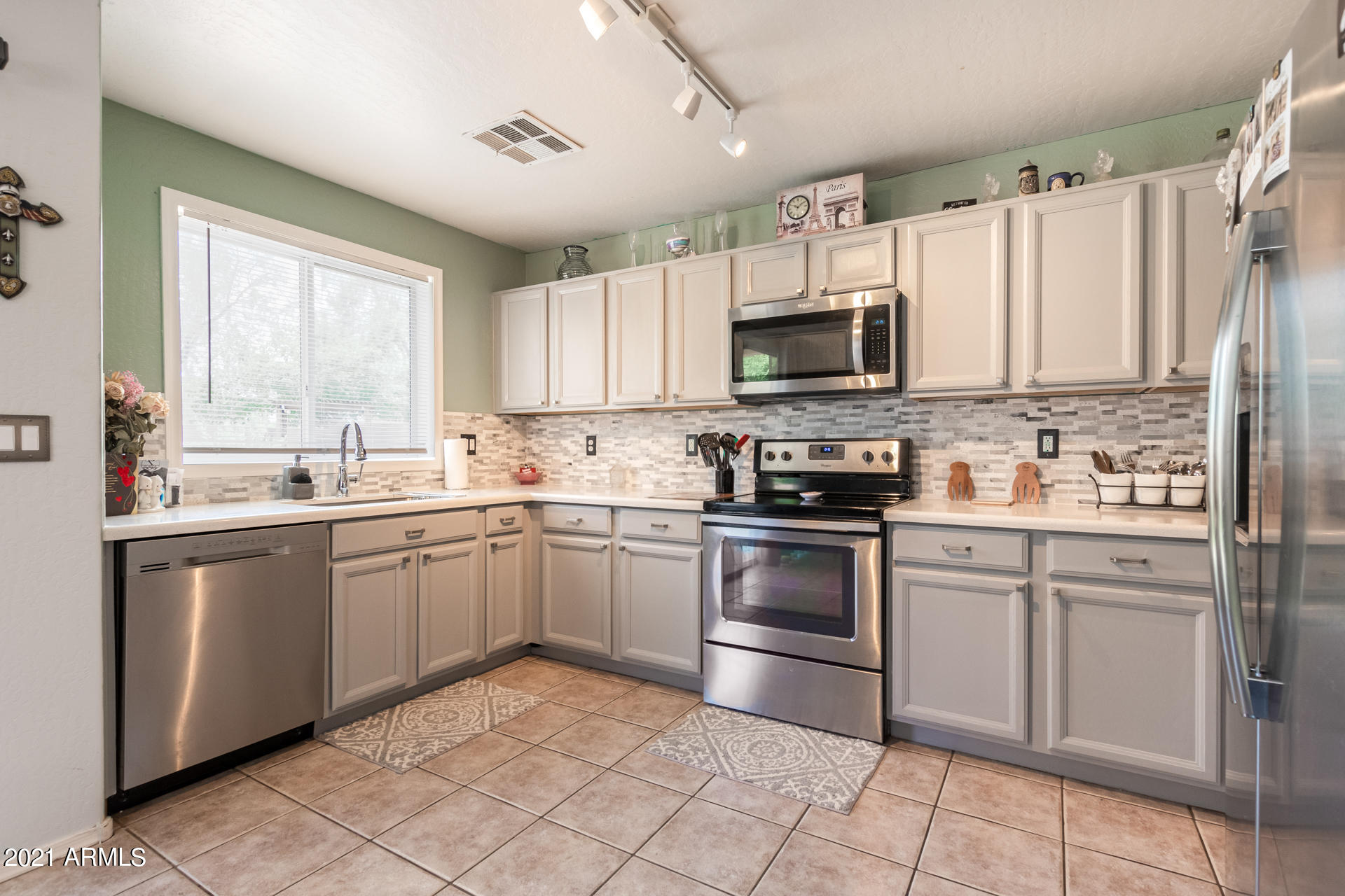 15021 West Wethersfield Road Surprise, AZ 85379 - Photo 7 of 19 07-Wethersfield