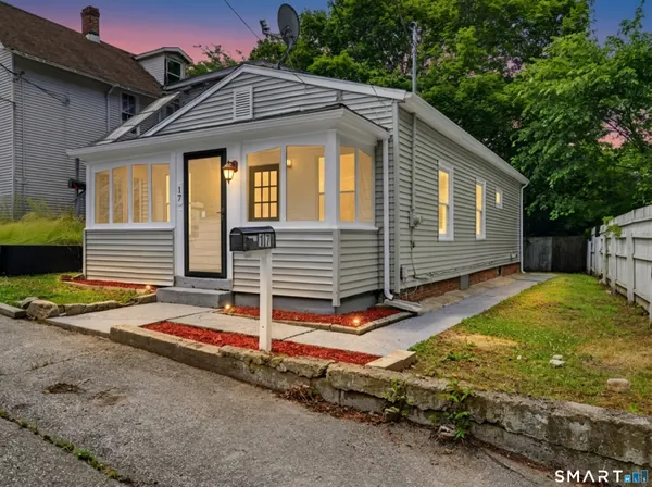 $248,000 | 17 Ripley Place, Norwich, CT 06360