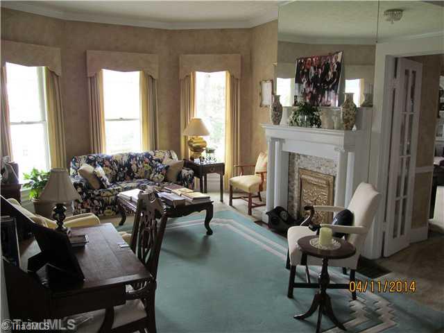 922 Spring Street Mount Airy, NC 27030 - Photo 4 of 15 Living Room.