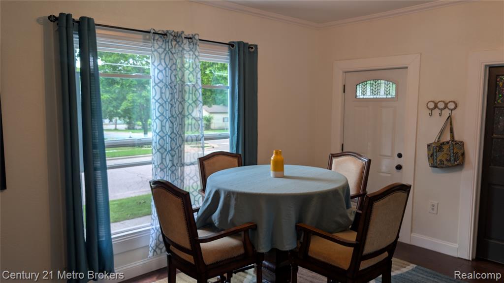 301 Mill Street Flushing, MI 48433 - Photo 9 of 33