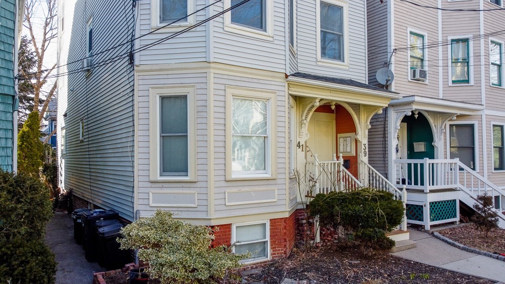 39 Regent Street, Unit 3 Cambridge, MA 02140 - Photo 2 of 20