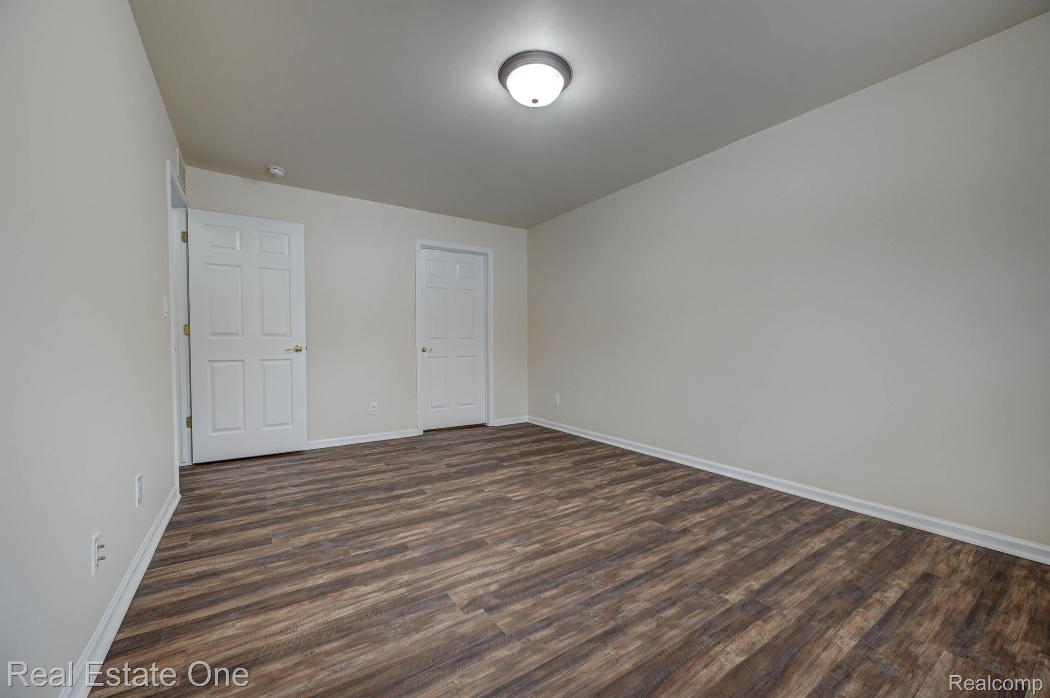 3578 Oakmonte Boulevard, Unit 96 Rochester, MI 48306 - Photo 31 of 47 NEW Paint & NEW Floor