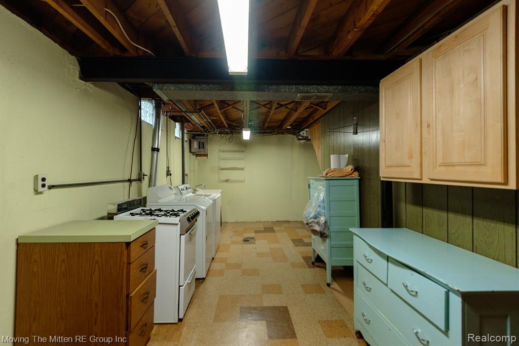 9668 Farmington Road Livonia, MI 48150 - Photo 24 of 39 Gallery Image 24