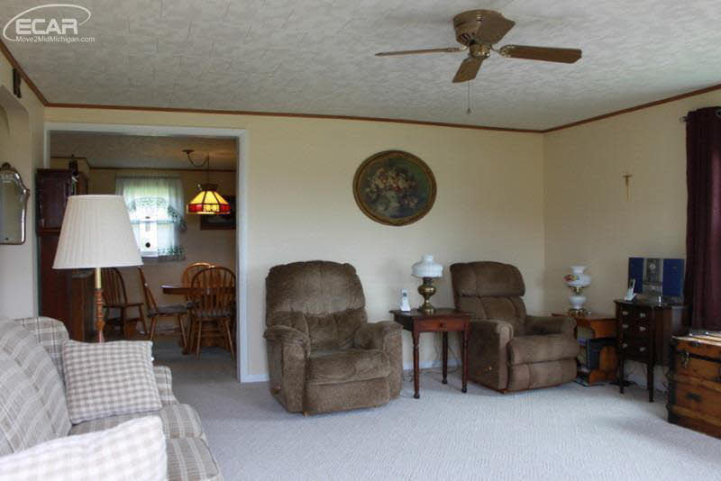 8270 Calkins Road Flint, MI 48532 - Photo 12 of 29 21293629-11.JPG