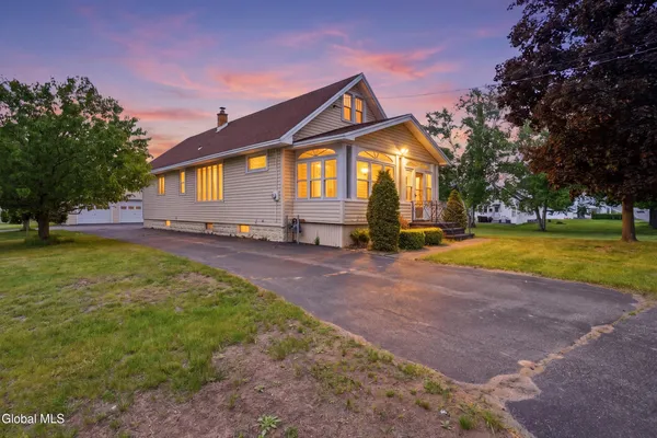 $299,000 | 113 Mariaville Road, Rotterdam, NY 12306