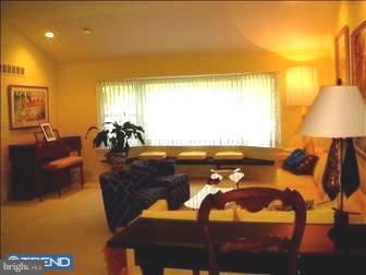 1008 Church Road Oreland, PA 19075 - Photo 2 of 6 Living Room