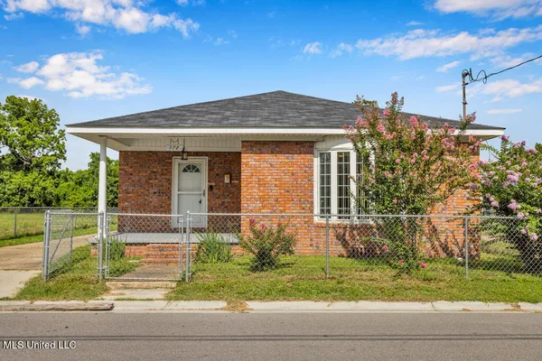 $1,800 | 172 Hoxie Street, Biloxi, MS 39530
