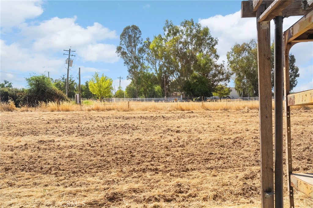 22590 Rodeo Avenue Gerber, CA 96035 - Photo 14 of 26