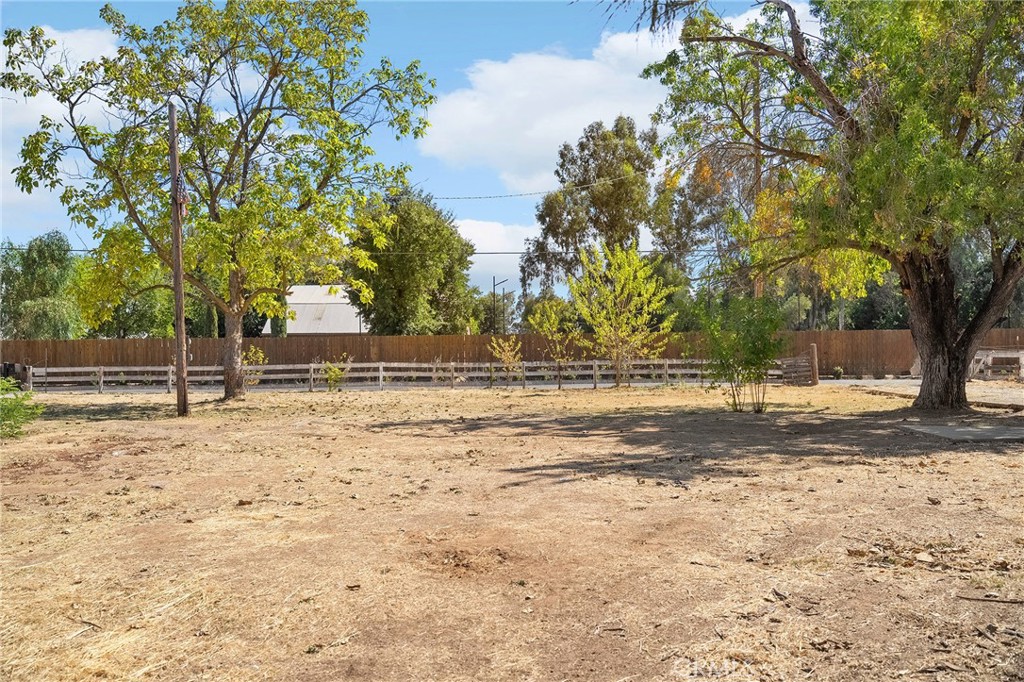 22590 Rodeo Avenue Gerber, CA 96035 - Photo 8 of 26