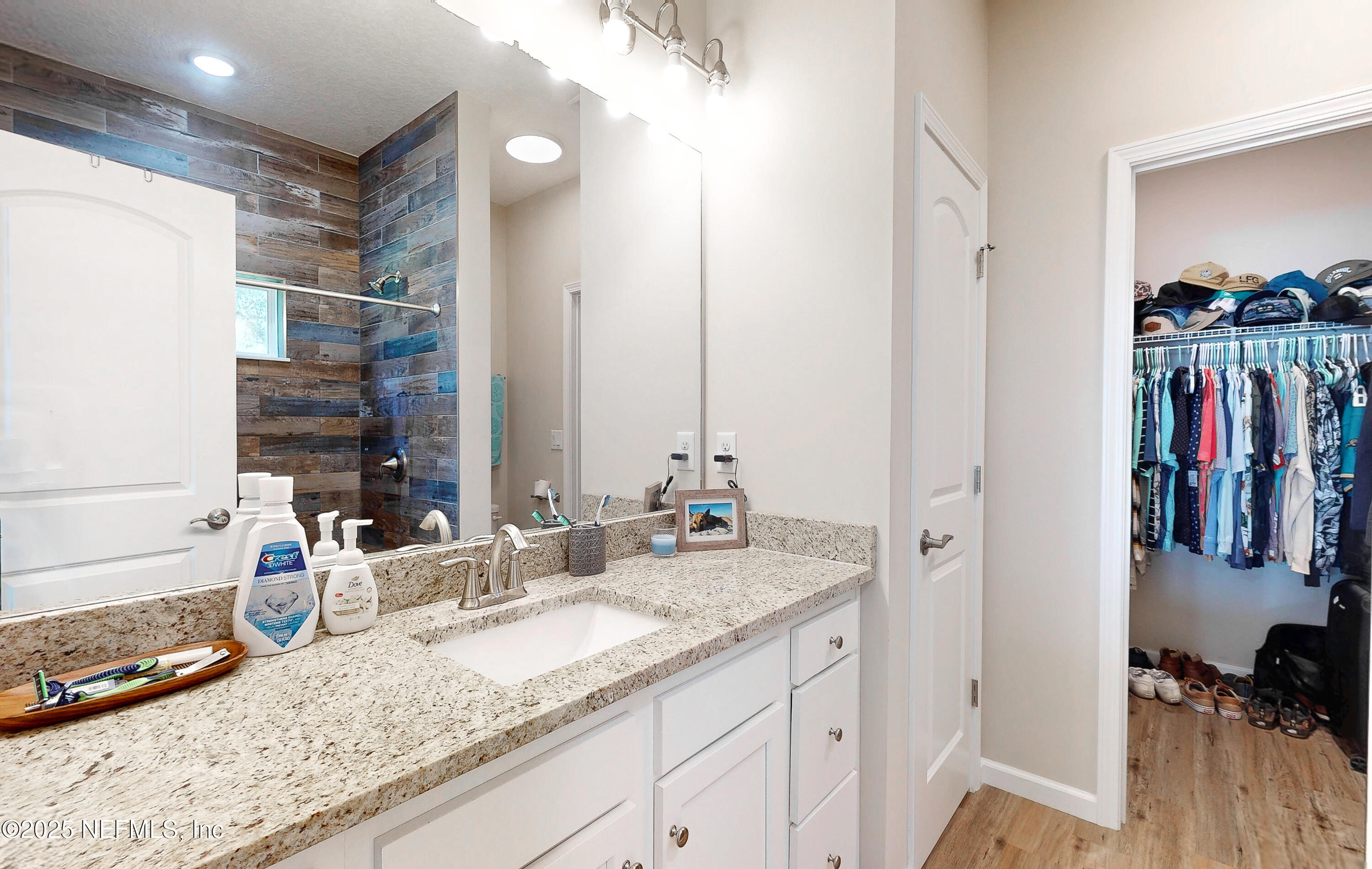 2684 Primrose Circle Middleburg, FL 32068 - Photo 14 of 32 Bath Primary