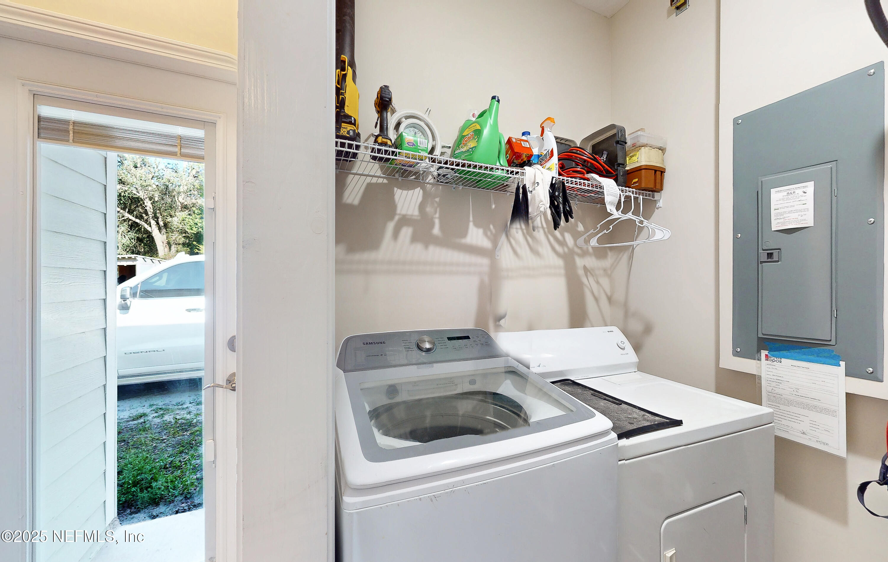 2684 Primrose Circle Middleburg, FL 32068 - Photo 20 of 32 Laundry