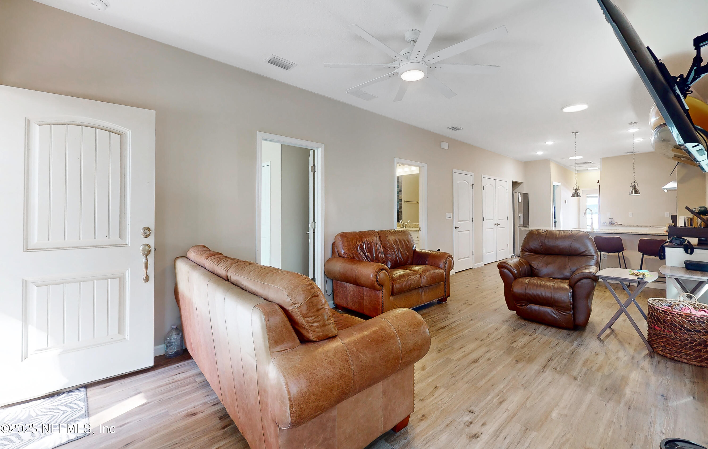 2684 Primrose Circle Middleburg, FL 32068 - Photo 6 of 32 Living