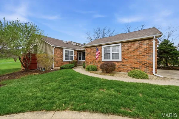 $325,000 | 13 Kemper Court, Unit 13, Lake St. Louis, MO 63367