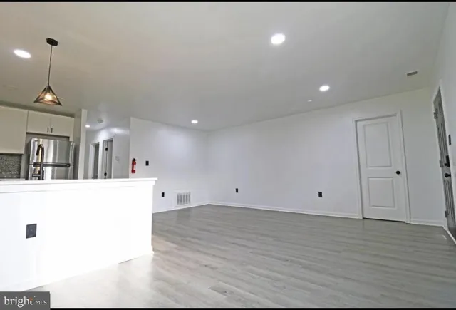 $1,875 | 511 Corinthian Avenue, Unit B, Essington, PA 19029