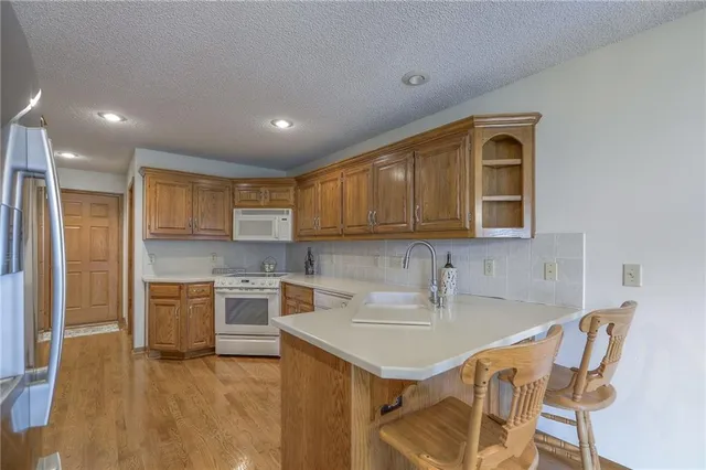 $350,000 | 22513 East 33rd St Court South, Blue Springs, MO 64015