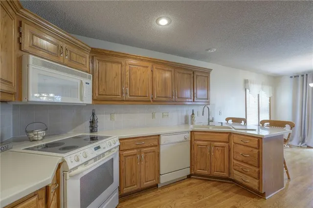 $350,000 | 22513 East 33rd St Court South, Blue Springs, MO 64015