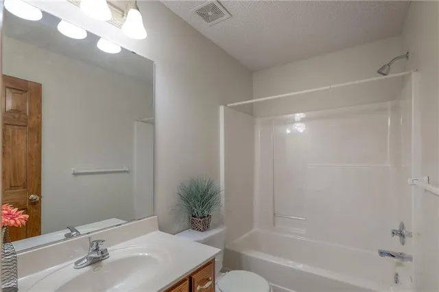 $350,000 | 22513 East 33rd St Court South, Blue Springs, MO 64015