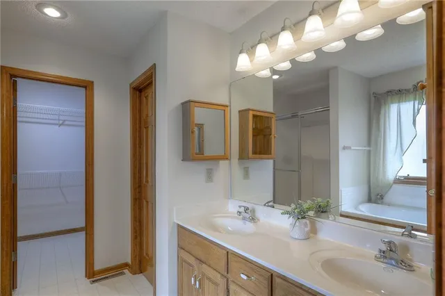 $350,000 | 22513 East 33rd St Court South, Blue Springs, MO 64015