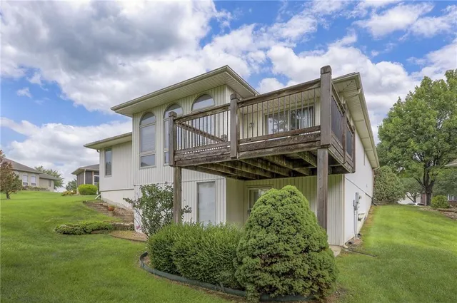 $350,000 | 22513 East 33rd St Court South, Blue Springs, MO 64015