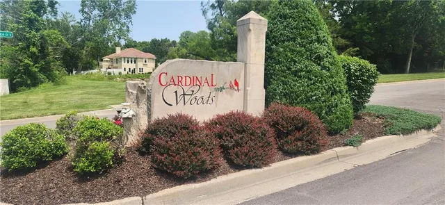 $350,000 | 22513 East 33rd St Court South, Blue Springs, MO 64015