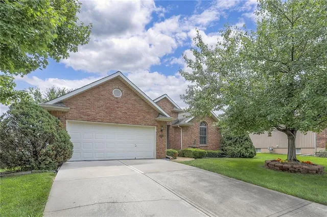 $350,000 | 22513 East 33rd St Court South, Blue Springs, MO 64015