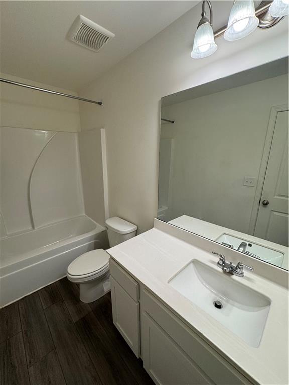 310 Penn Sta Way Cartersville, GA 30120 - Photo 9 of 10 a bathroom with a sink toilet vanity and tub