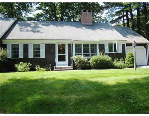 18 Applegate Lane, Unit 9 Falmouth, ME 04105 - Photo 1 of 25 Exterior Front.