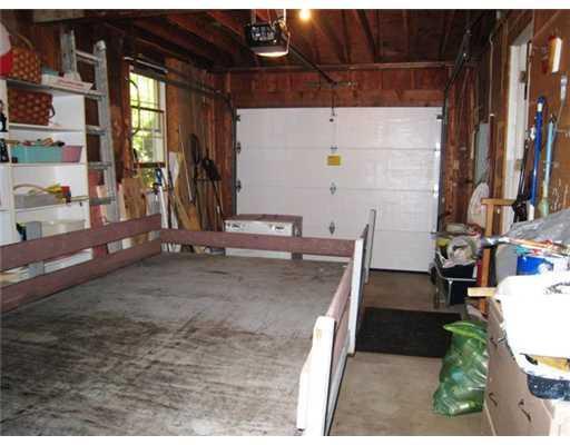 18 Applegate Lane, Unit 9 Falmouth, ME 04105 - Photo 23 of 25 Parking Lot/Garage.