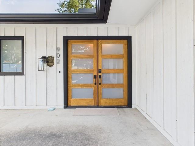 902 Ward Lane Athens, TX 75751 - Photo 3 of 40 an empty room with a window