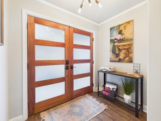 902 Ward Lane Athens, TX 75751 - Photo 4 of 40 a room with toys and dresser with wooden floor