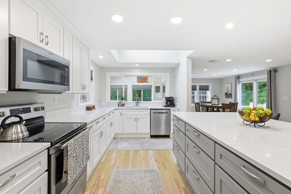 254 Winter Street Hanover, MA 02339 - Photo 9 of 40