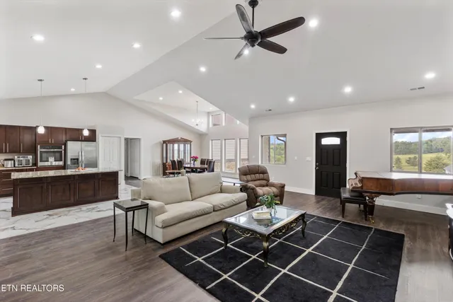 $629,000 | 354 Fairway Drive, Dandridge, TN 37725