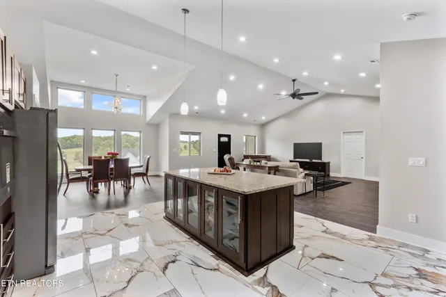 $629,000 | 354 Fairway Drive, Dandridge, TN 37725