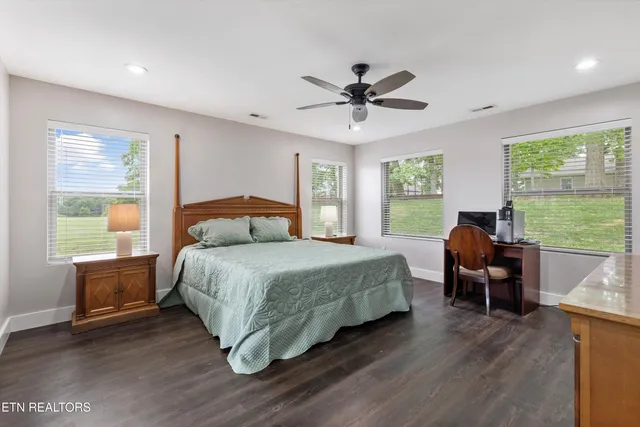 $629,000 | 354 Fairway Drive, Dandridge, TN 37725