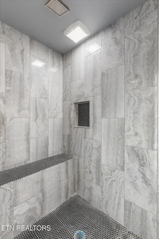 $629,000 | 354 Fairway Drive, Dandridge, TN 37725