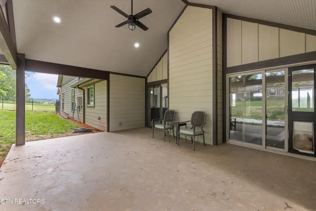 $629,000 | 354 Fairway Drive, Dandridge, TN 37725