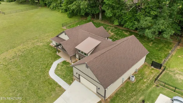$629,000 | 354 Fairway Drive, Dandridge, TN 37725