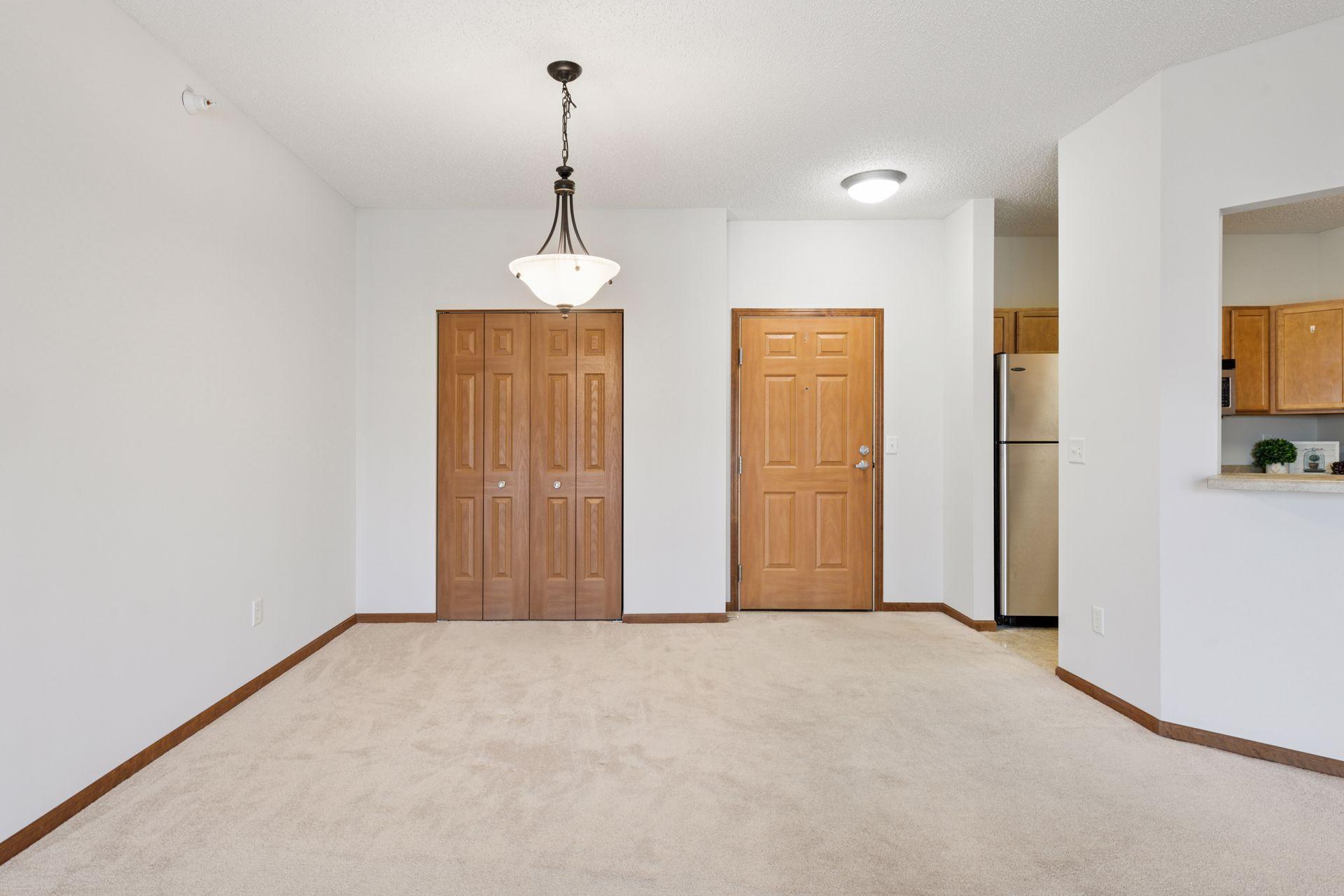 114200 Hundertmark Road, Unit 404 Chaska, MN 55318 - Photo 12 of 47 Gallery Image 12